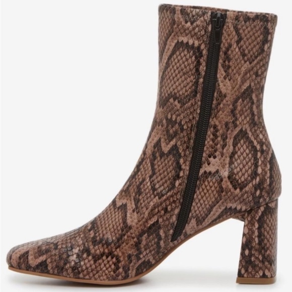 STEVE MADDEN Harli Snakeskin Faux Leather Block Heel Ankle Boots NEW 90’s - Picture 2 of 10